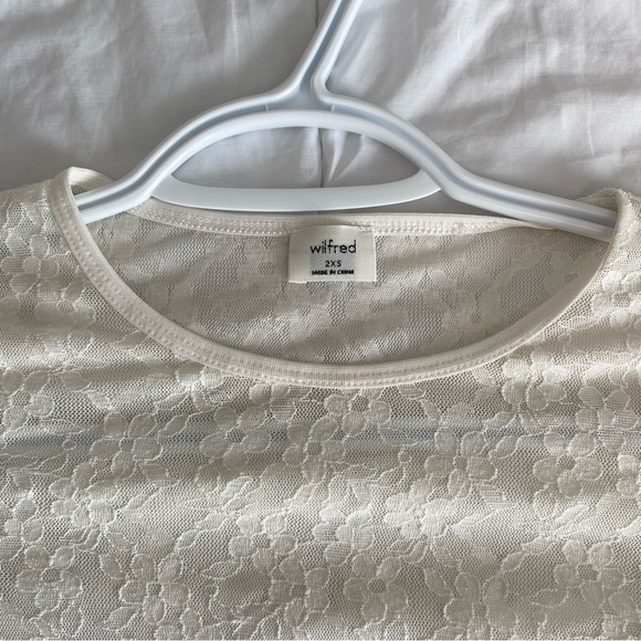 Aritzia Wilfred sheer top - Picture 4 of 4